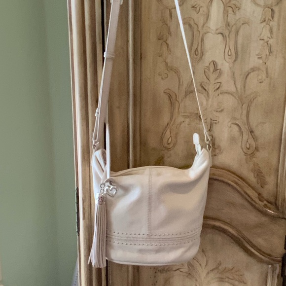 Brighton Handbags - Brighton Bag White Pebble Leather Zipper Closure Medium Size Lots Of Pockets